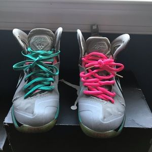 Lebron 9 south beaches size 11.5